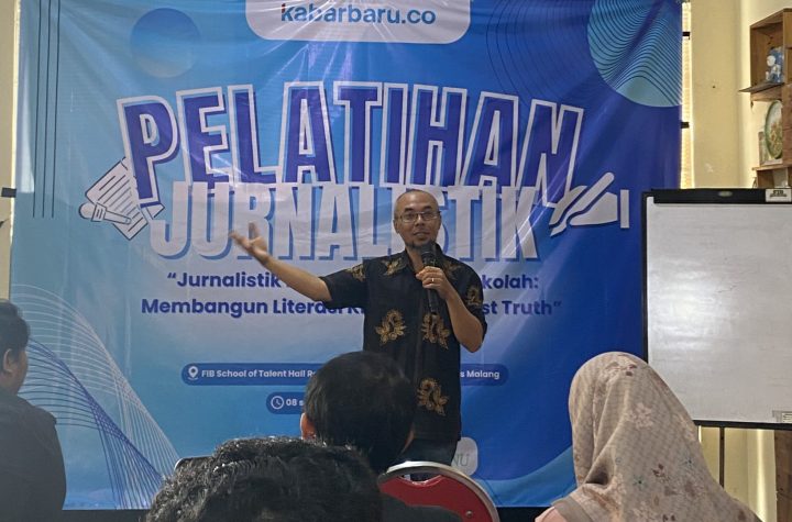Pemateri pelatihan jurnalistik, Wahyu Nurdiyanto saat menyampaikan materi. (Foto. Panitia)